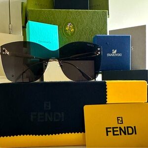 Fendi Women Sunglasses 🕶️